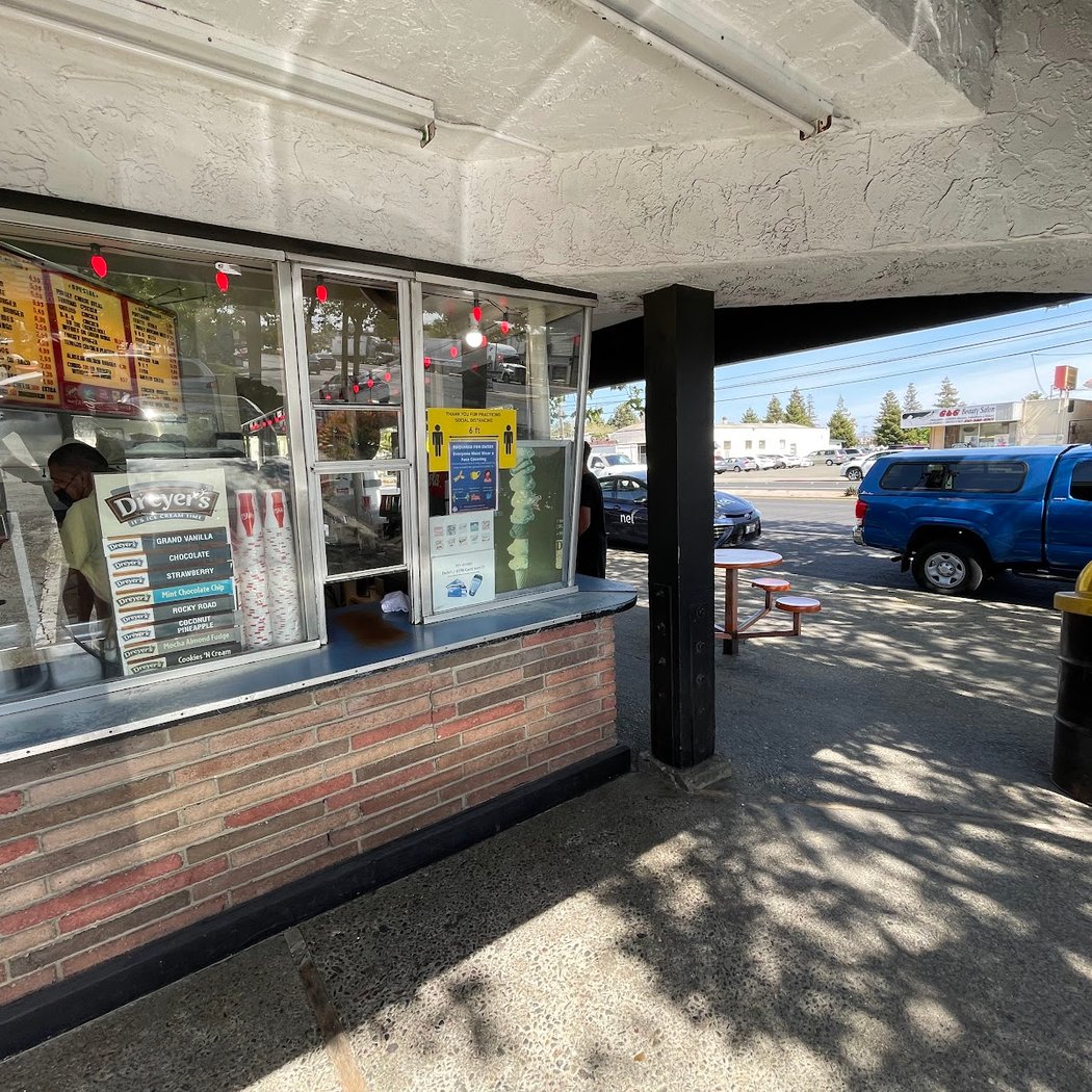 Cecil's Famous Burgers 3