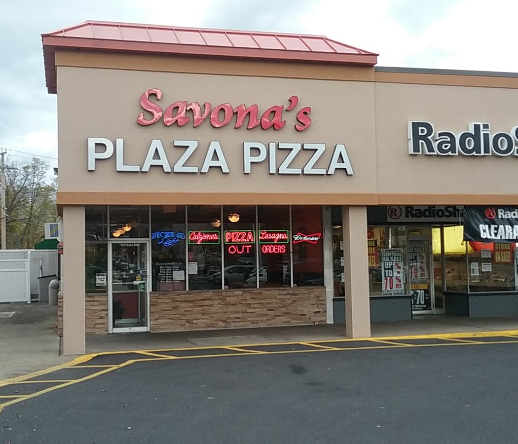 Savona's Plaza Pizza 2