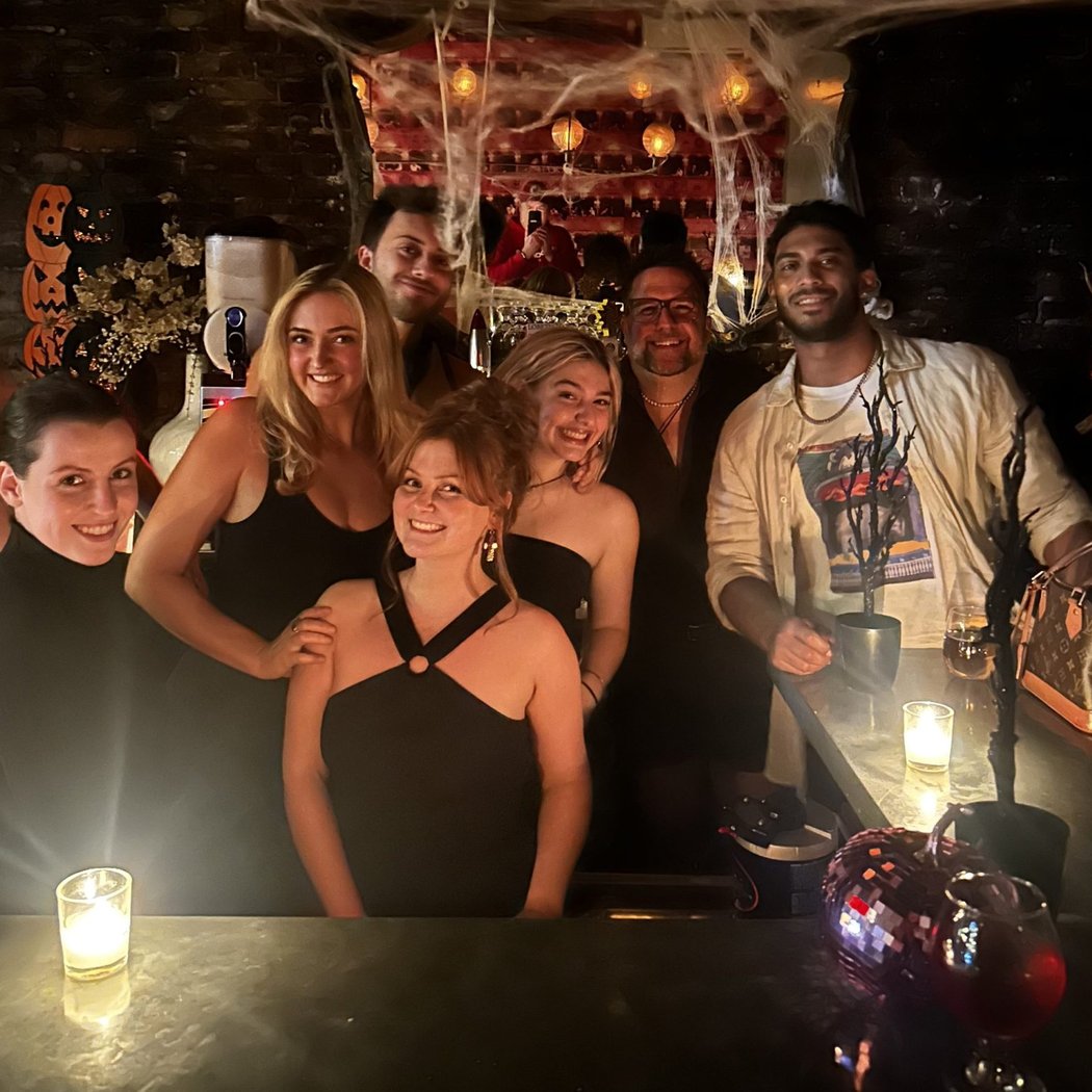 Walk-and-Talk Meetups for Singles 1