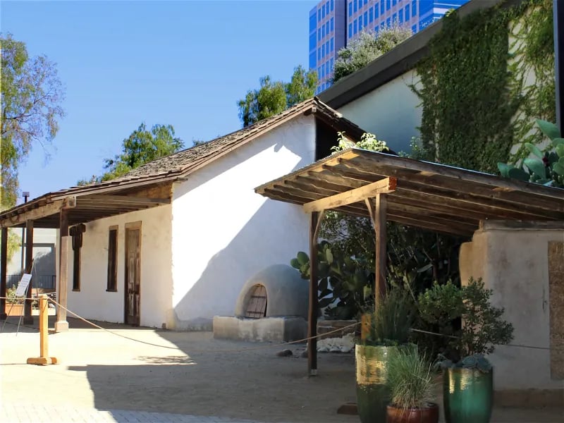 Luis María Peralta Adobe 1