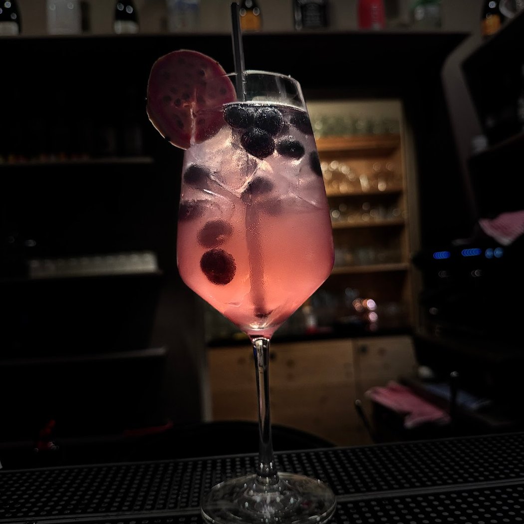 Snake's Cocktail Bar 1