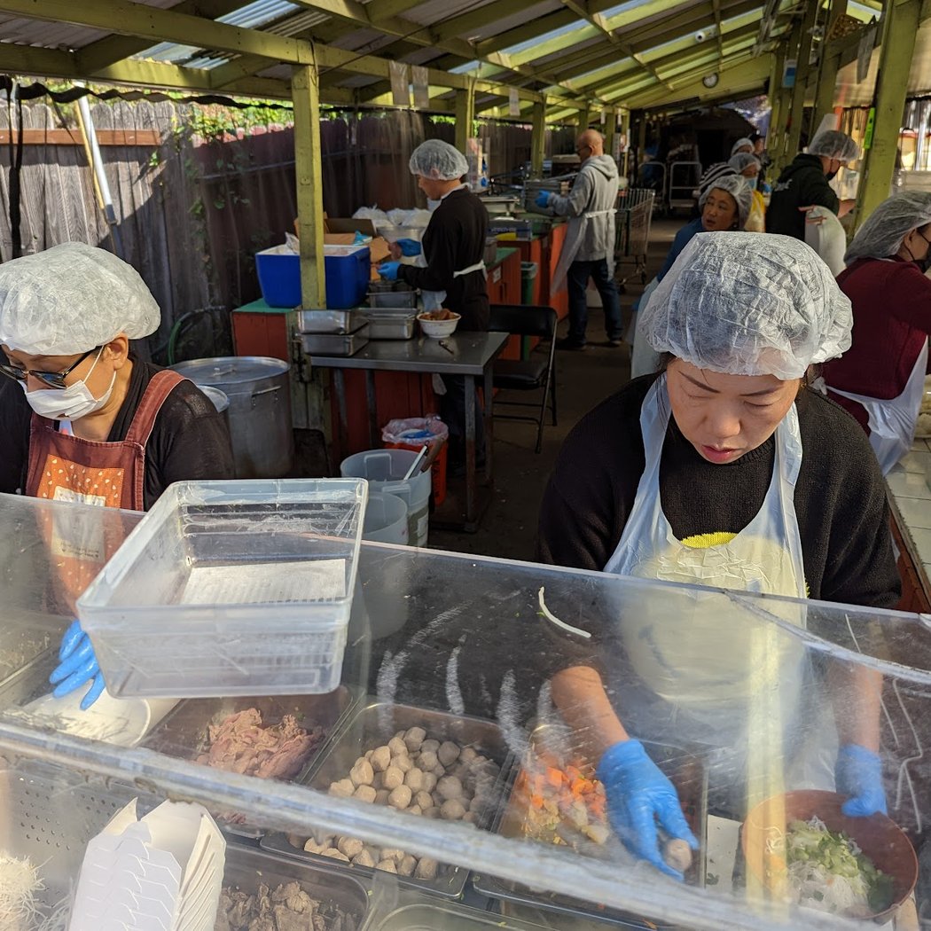Sunday brunch at Wat Mongkolratanaram 1