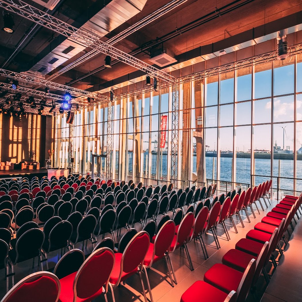 Opernloft im Alten Fährterminal Altona 2