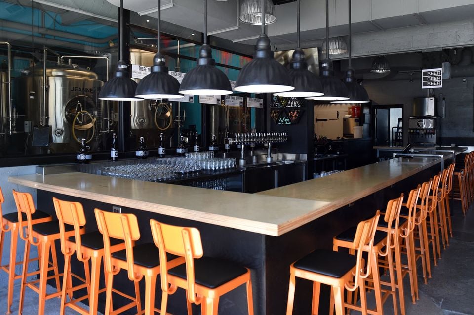 HOMES Brewery - Brewpub 4
