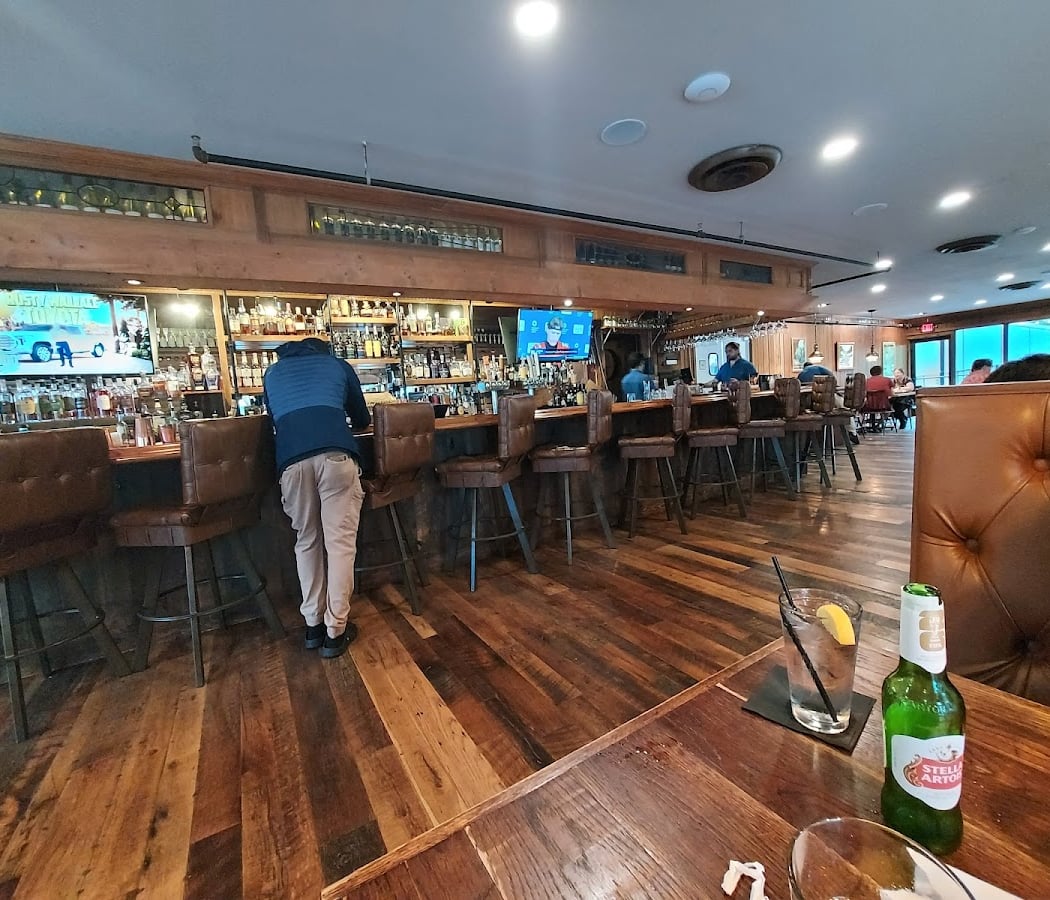 Howard's Restaurant 2