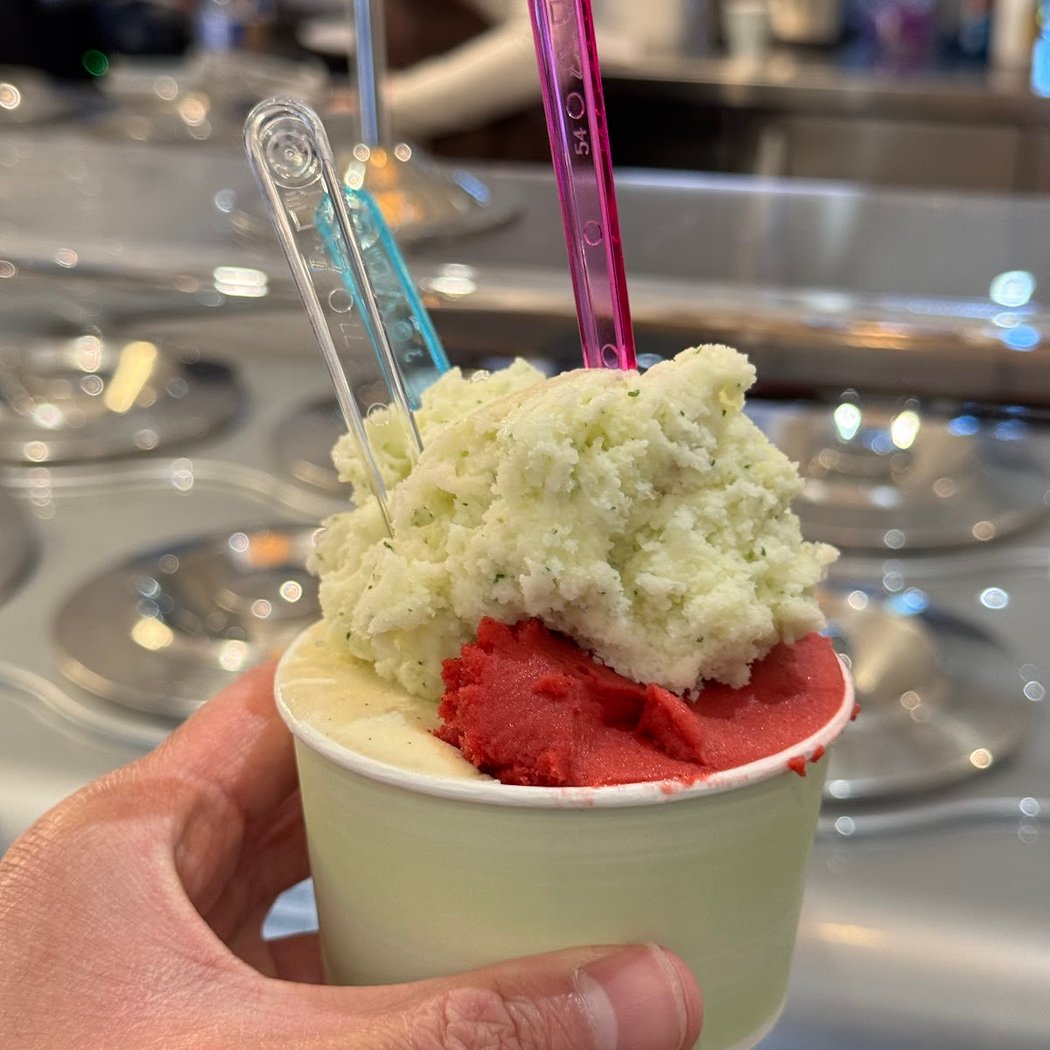 Gelateria piccola 1