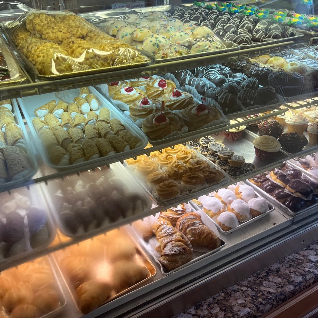 Tiramisu Ristorante Pizzeria & Bakery 3