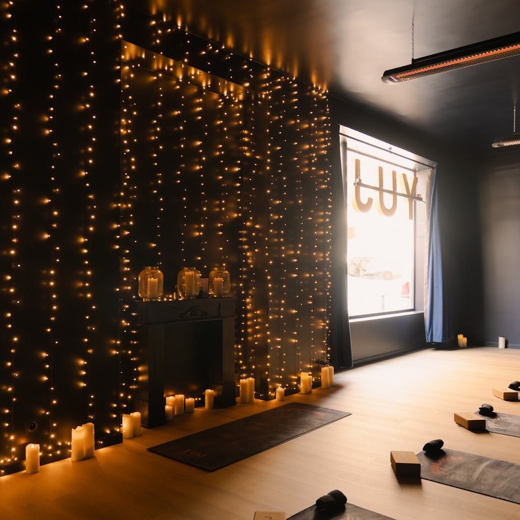 Yuj Yoga Studio Shop - Trocadero 1