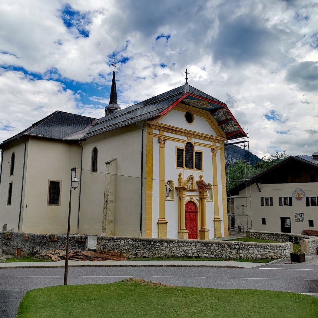 Église Saint-Nicolas de Véroce 3