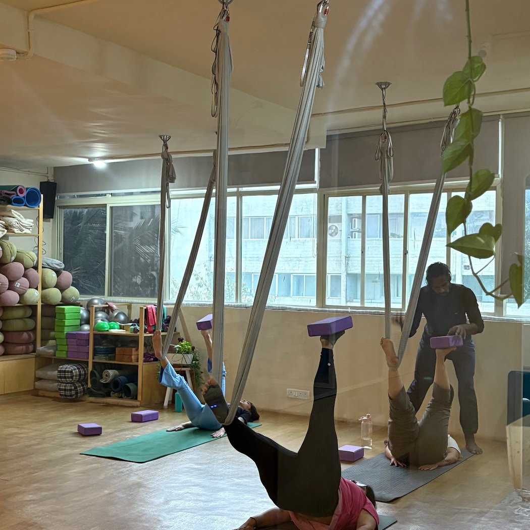 Anti-Gravity Flow - Aerial Fitness Experience 3