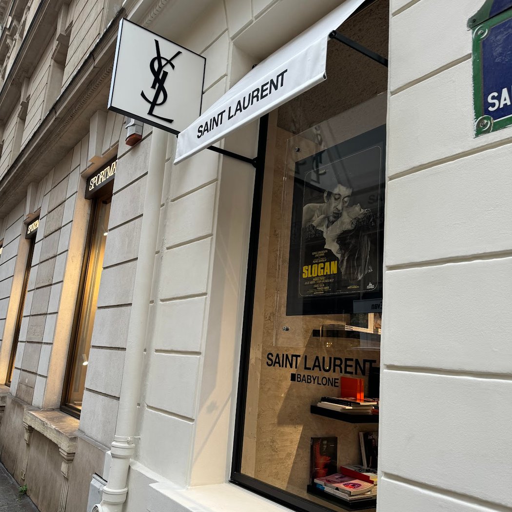 Photos de Hugo Mapelli curatées par Anthony Vaccarello 2