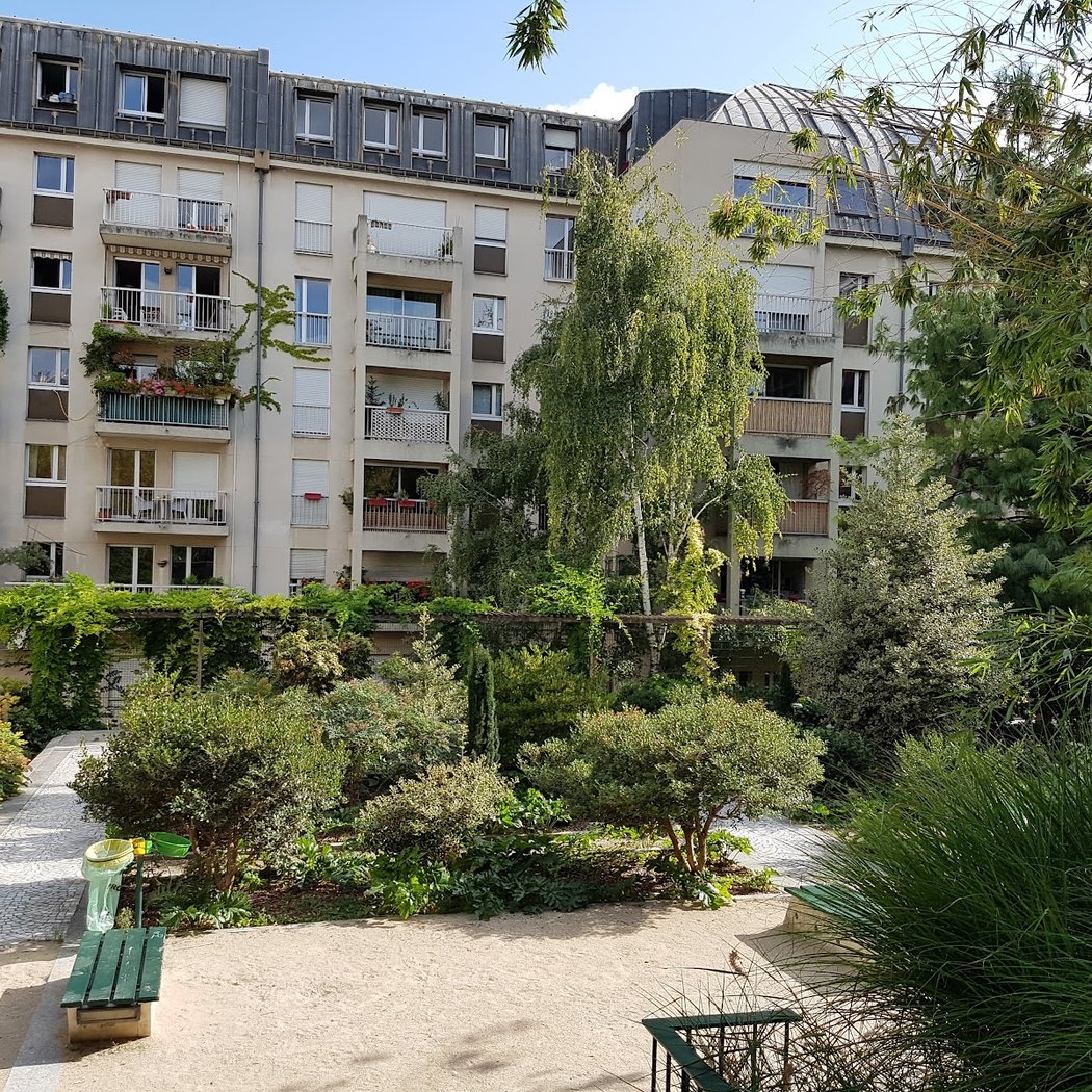 Charlotte Valandrey Garden 3