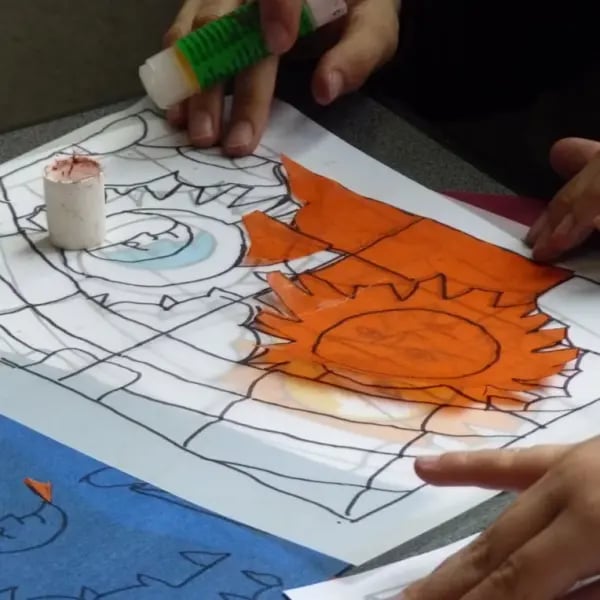 Samedis en famille : l'art du vitrail 1