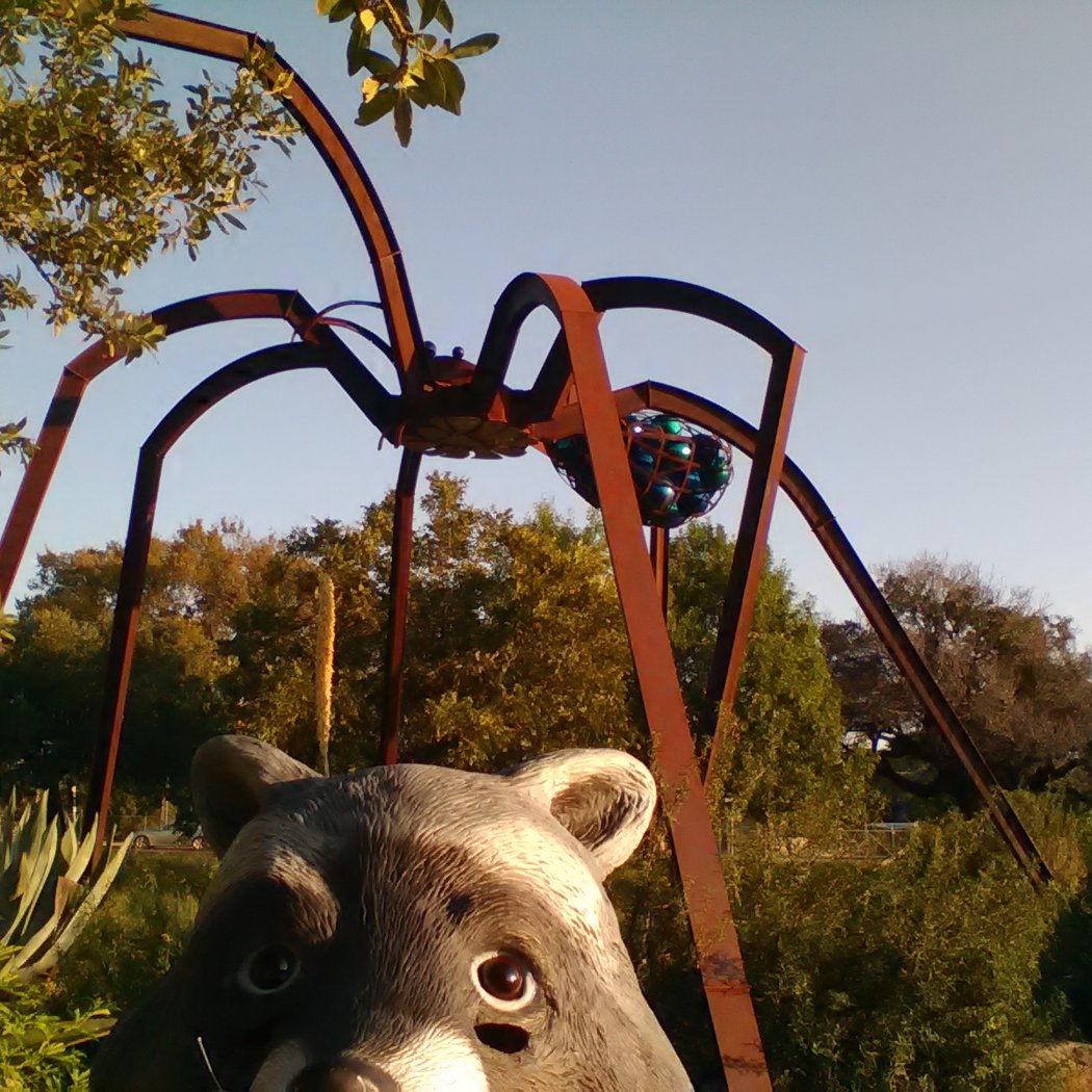 giant spider sculpture 2