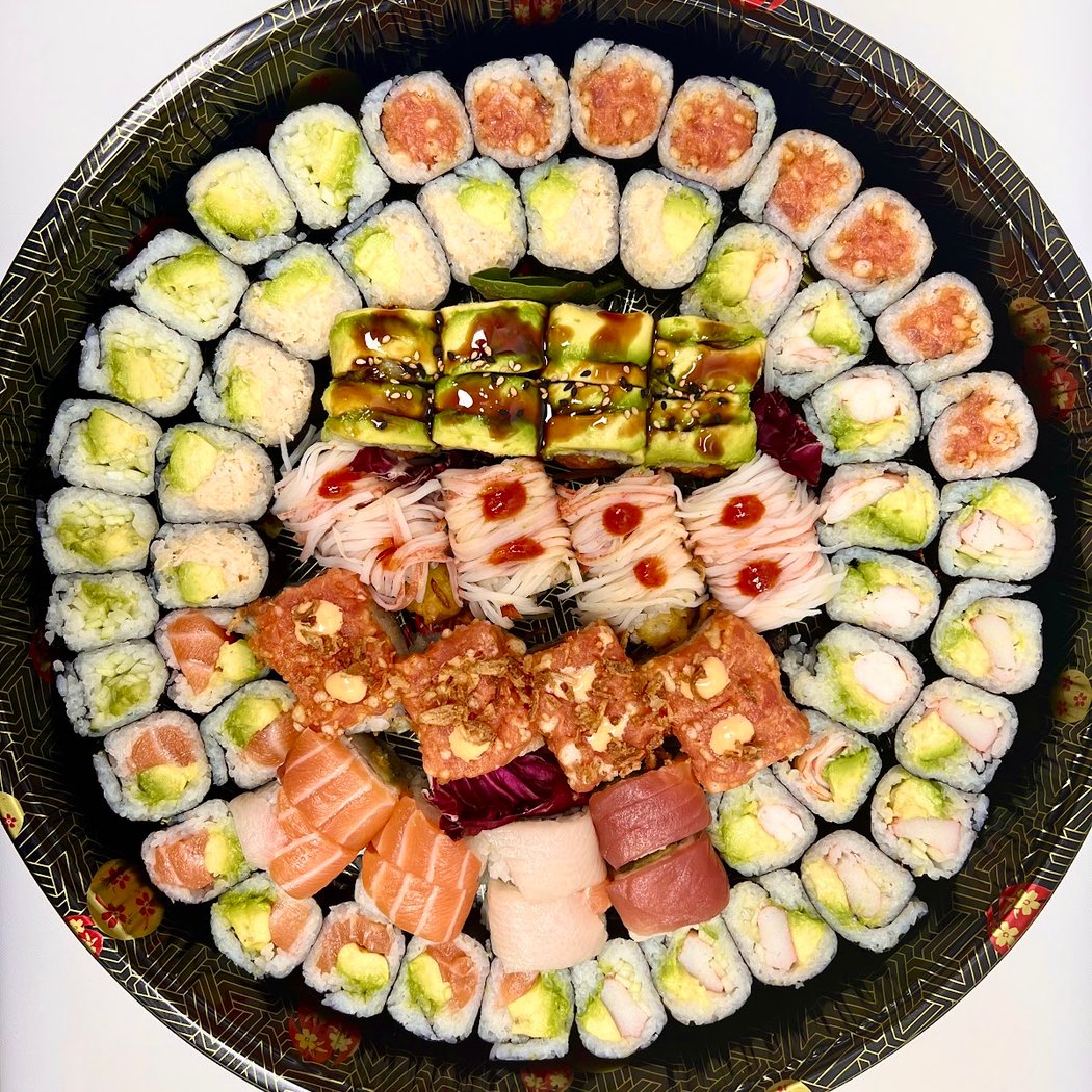 TAKE Sushi & Bowl 1