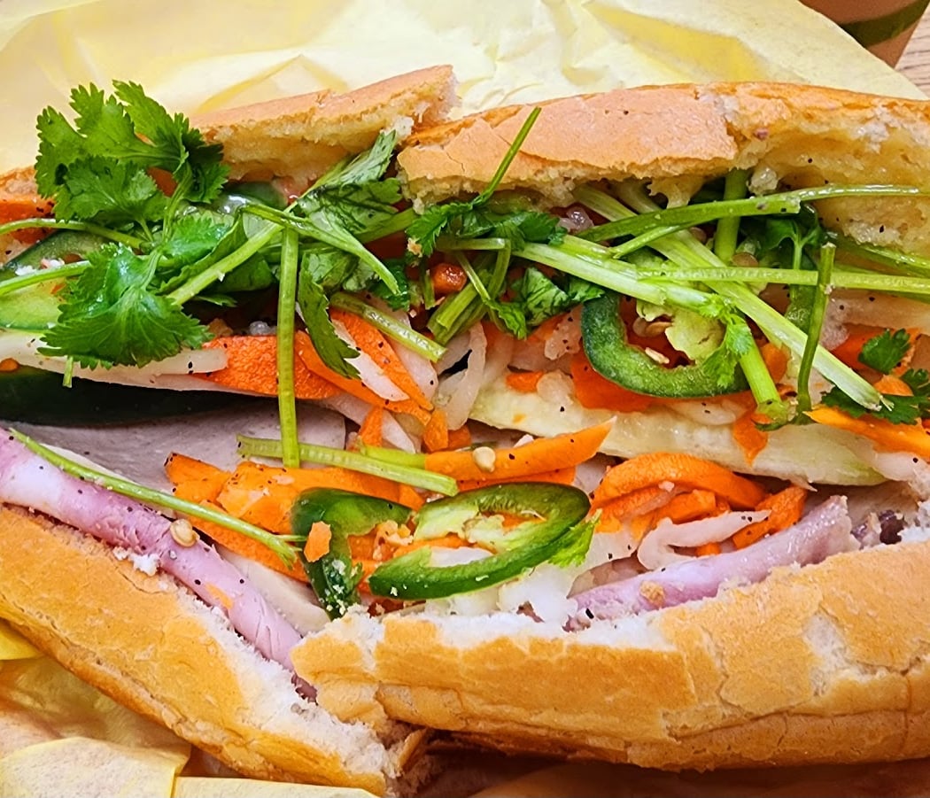 CAM ANH DELI RESTAURANT 1