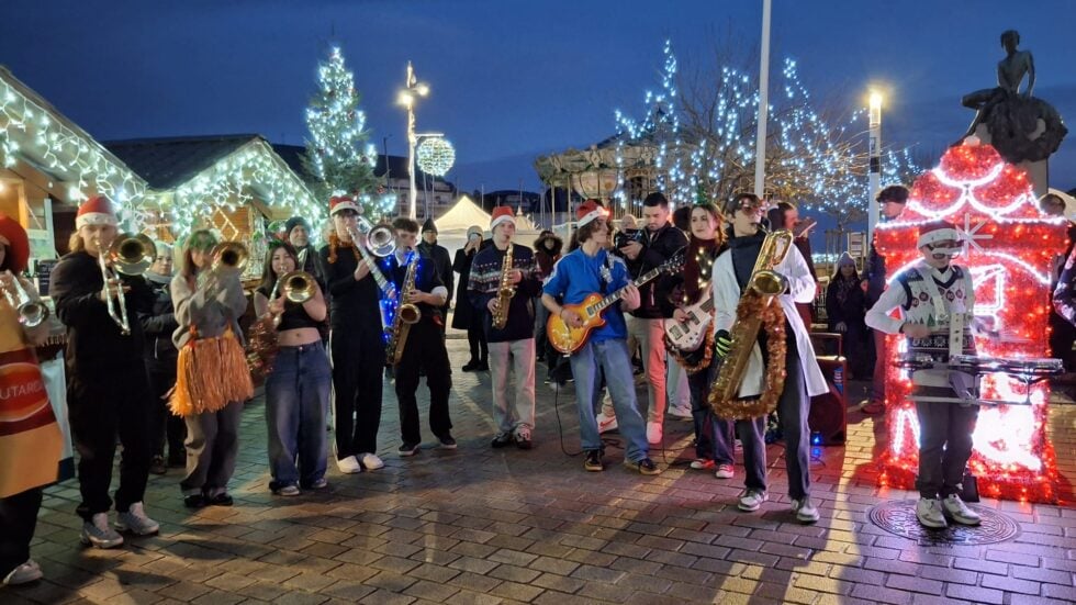 MARCHE DE NOËL DES ARTISANS ET COMMERCANTS 1
