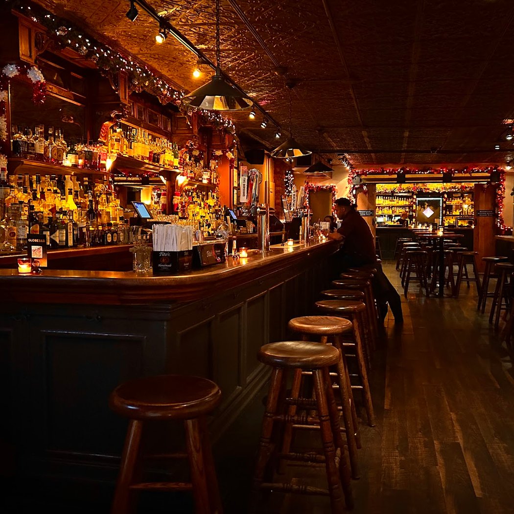 Happy Hour at The Globe Bar