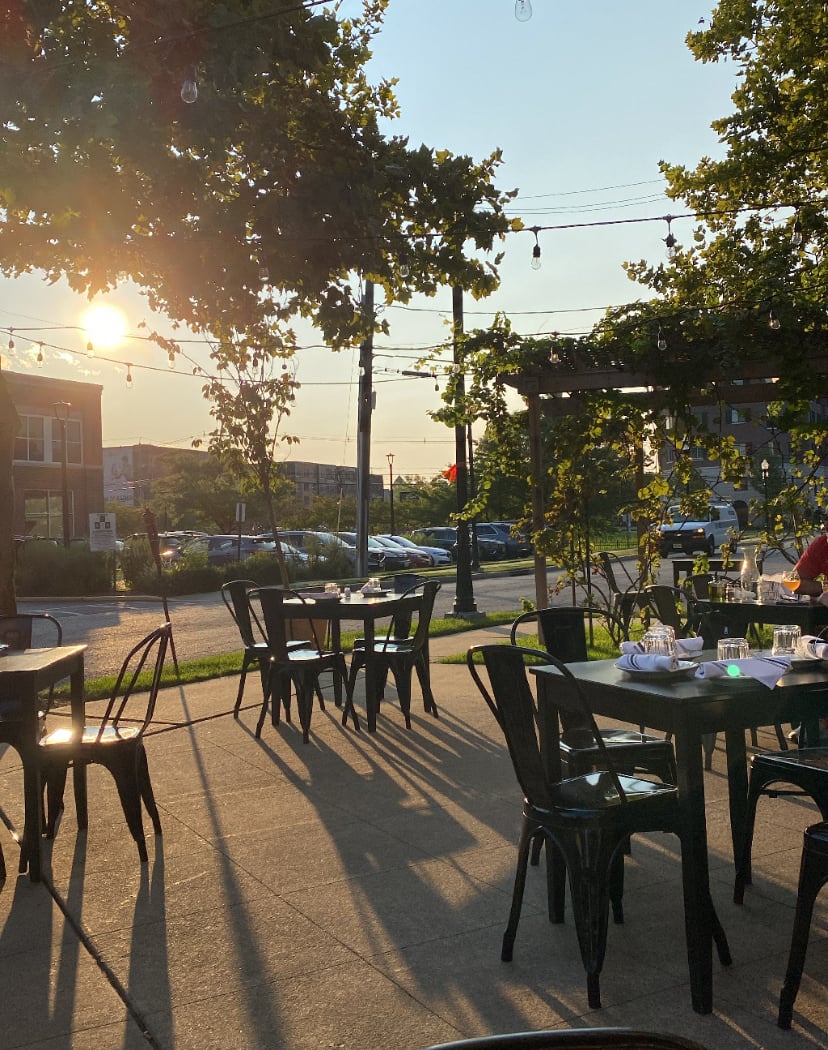 Aumm Aumm Pizzeria and wine bar at the brownstone 2