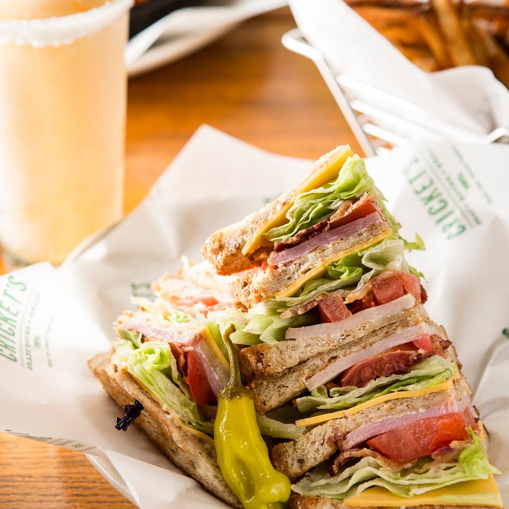 Cricket's Draft House & Grill 2