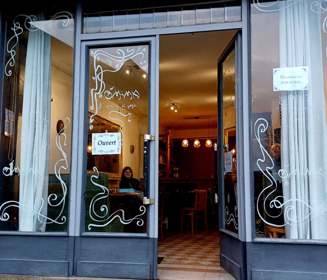 OM-MA cantine et yoga 2