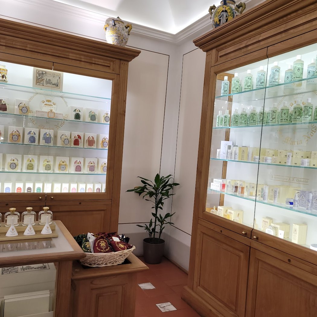 Officina Profumo Farmaceutica di Santa Maria Novella 1