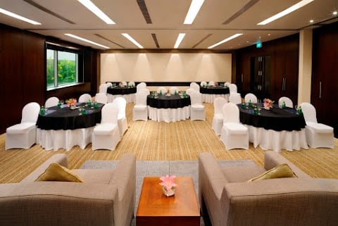 Hilton Bangalore Embassy GolfLinks 2