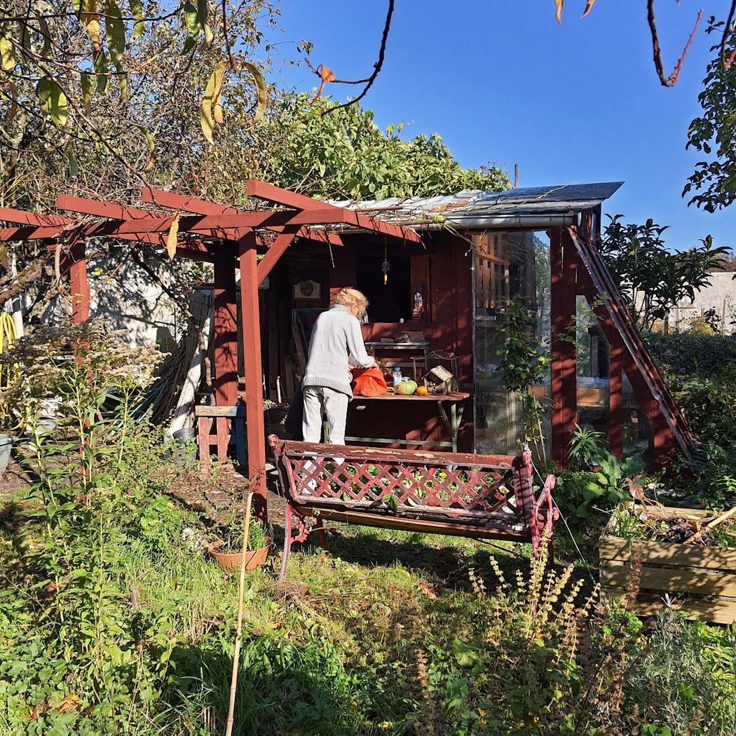 Visite du jardin partagés des Lez'arts dans les murs et atelier Sols et Compost pour petits et grands 1