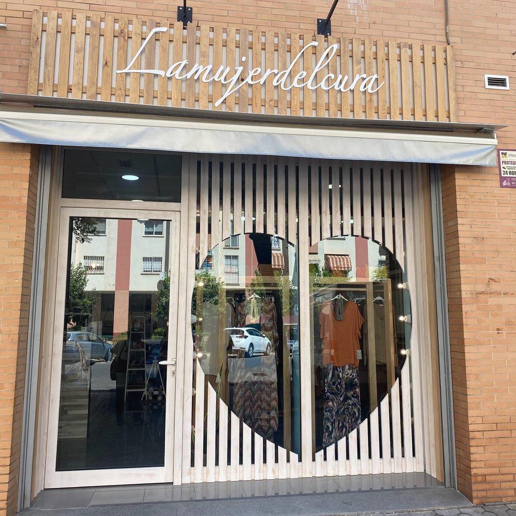 La mujer del cura Sevilla Este 2