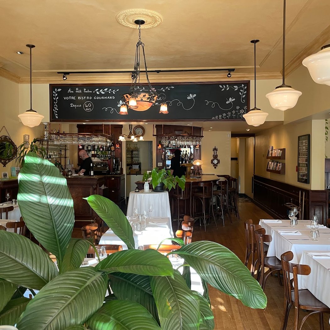 Restaurant Au Petit Extra 4