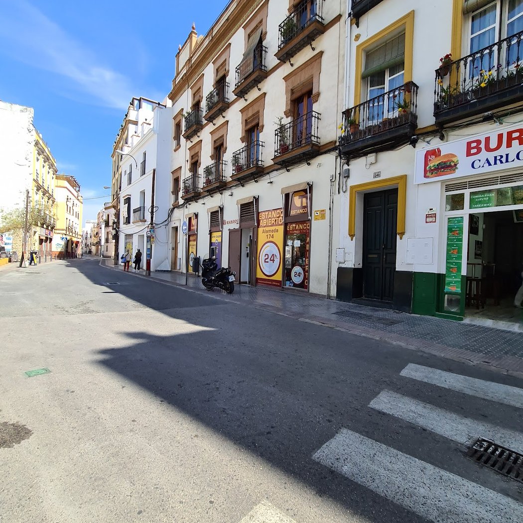 Calle Amor de Dios 2