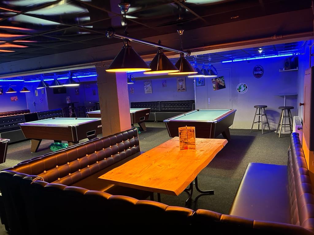 Phoenix Bar 3