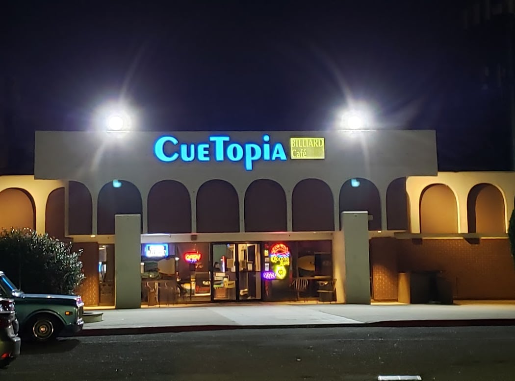 Cuetopia Billiard Cafe 3