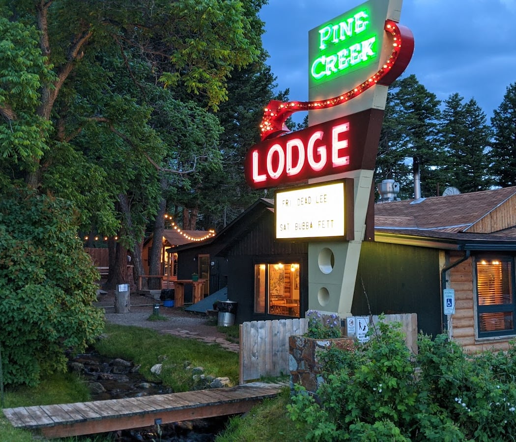 Pine Creek Lodge 3