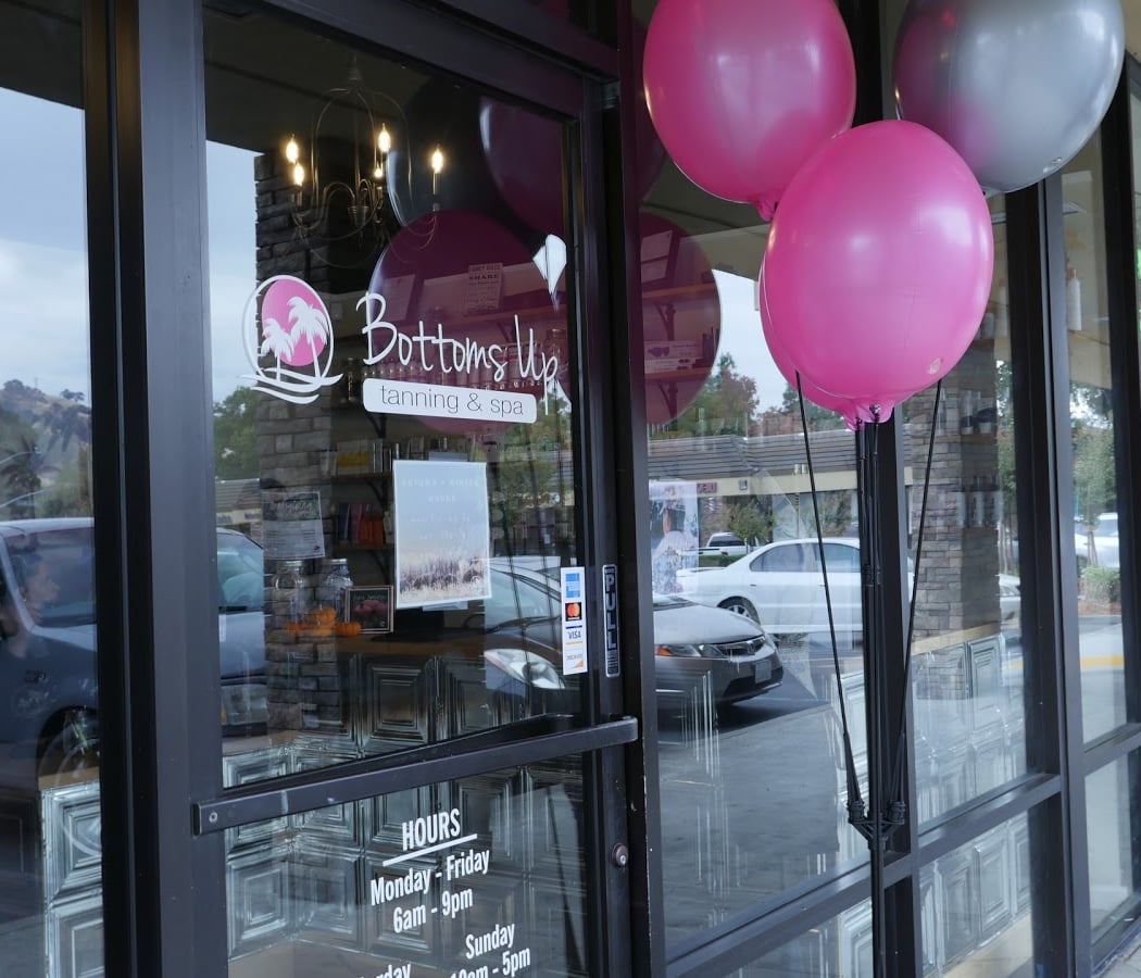 Mixer @ Bottoms Up Tanning & Wellness 3