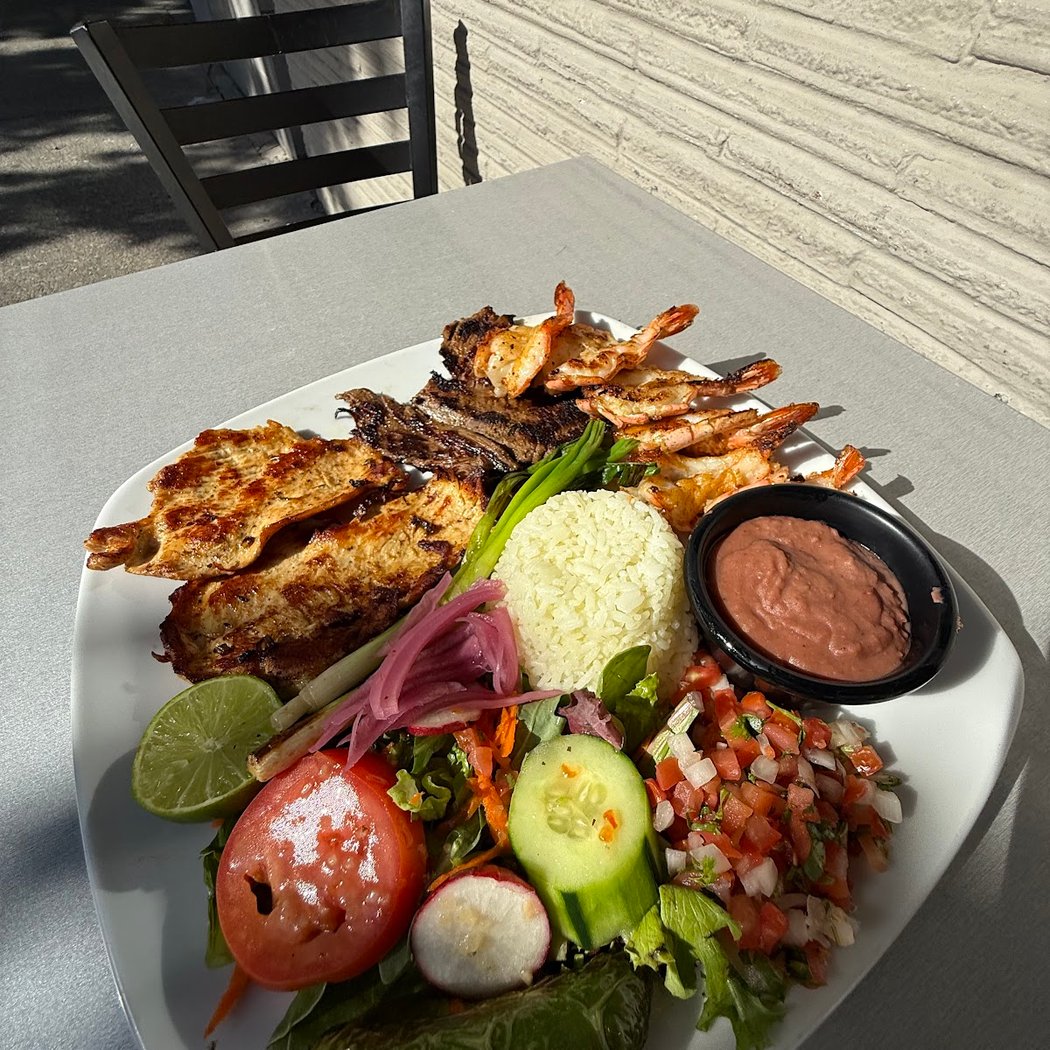 Las Delicias Salvadoran Restaurant 3