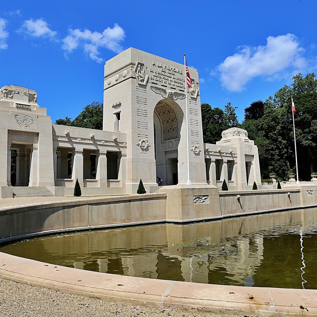 Visite guidée du monument à la mémoire des combattants étasuniens 1
