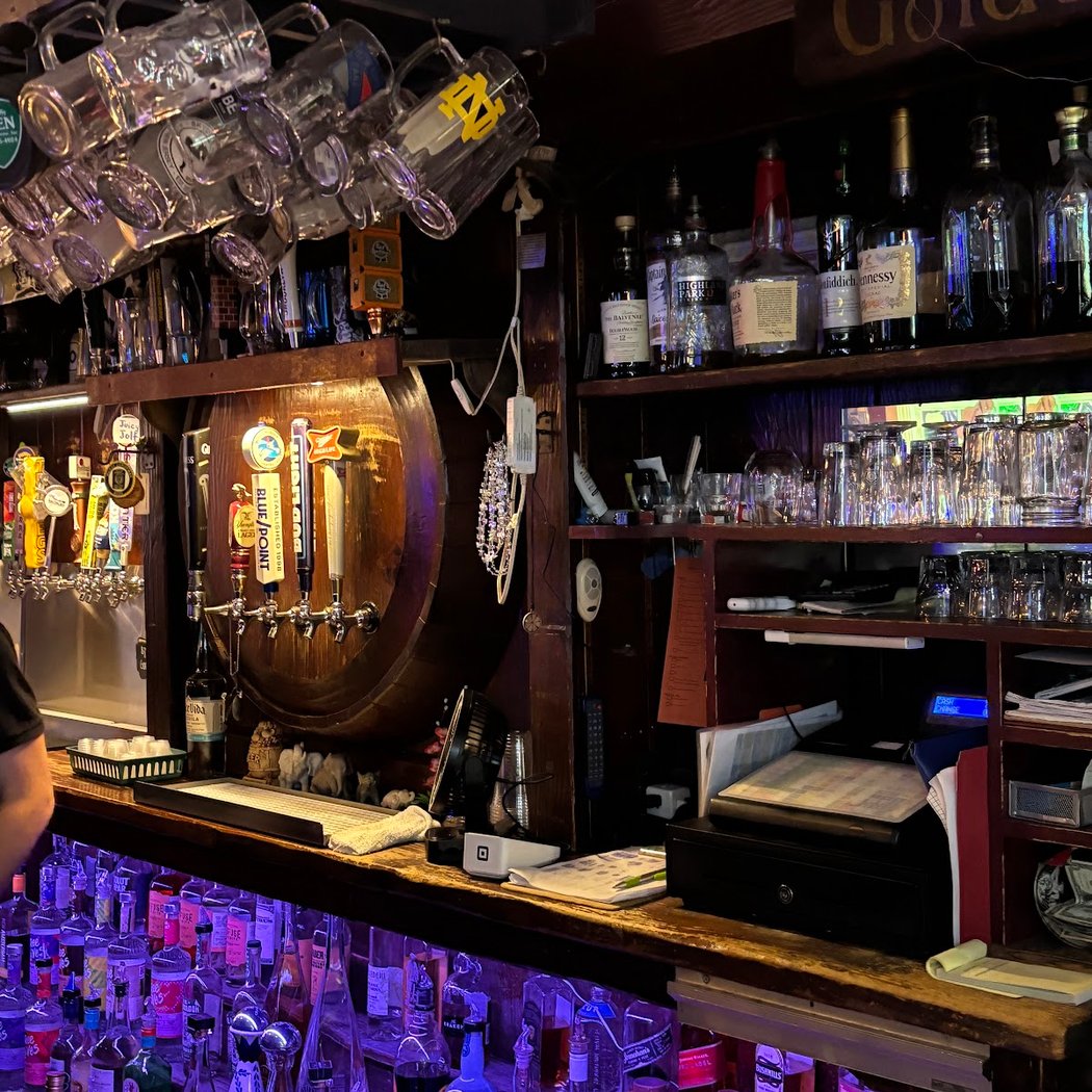The Golden Rail Ale House 3