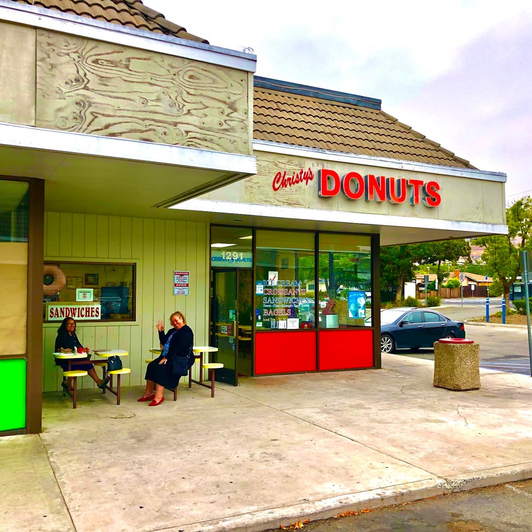 Christy Donuts 4