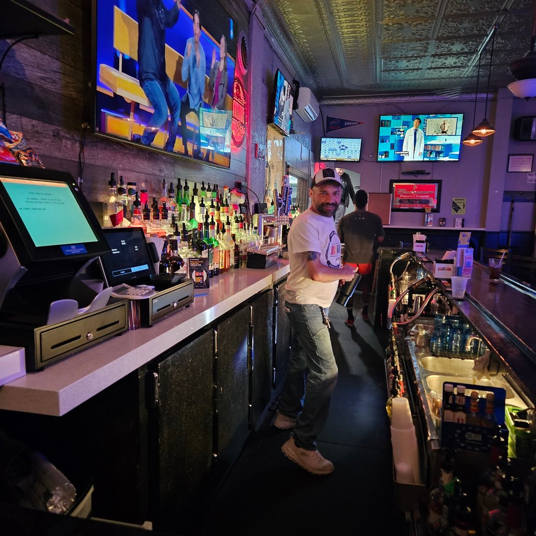 The Avenue Pub 2