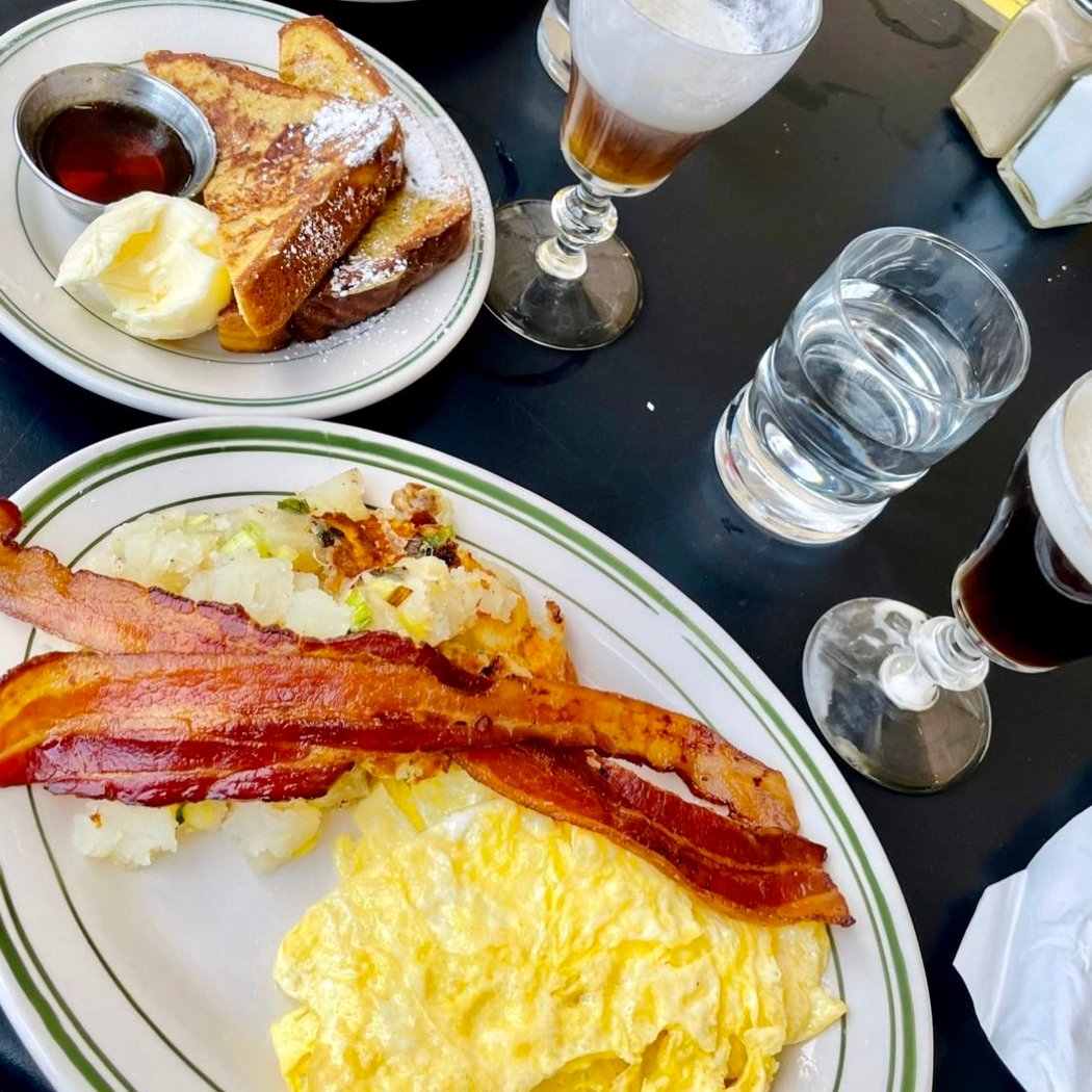 Hollywood Cafe 3