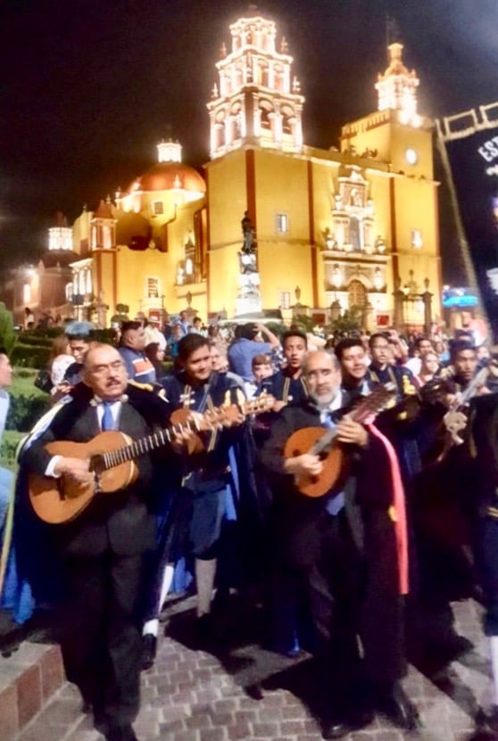 Callejoneada Tradicional con Estudiantina 2
