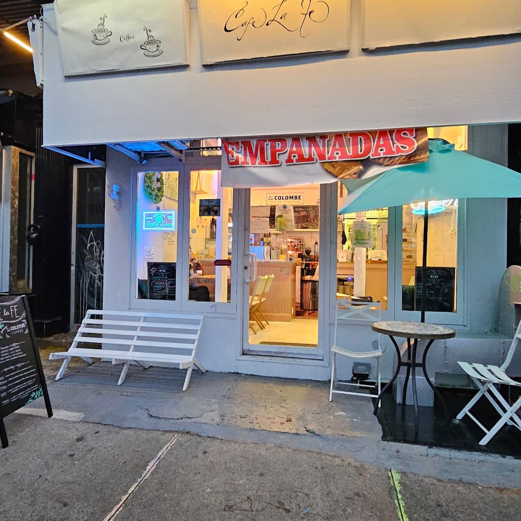 Cafe La Fe, coffee shop and bubble tea. 2