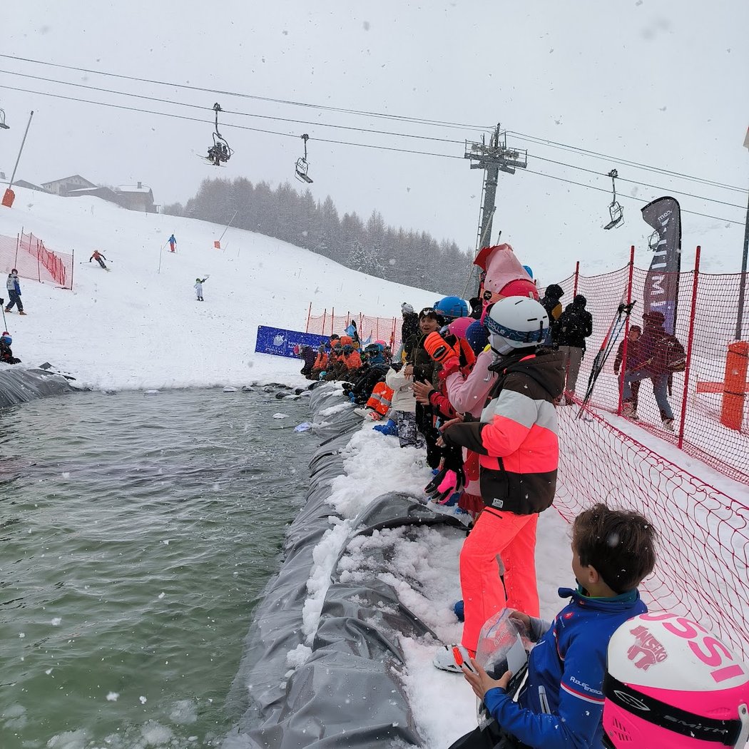 Les meilleurs skieurs internationaux s’affrontent sur le stade de slalom 3