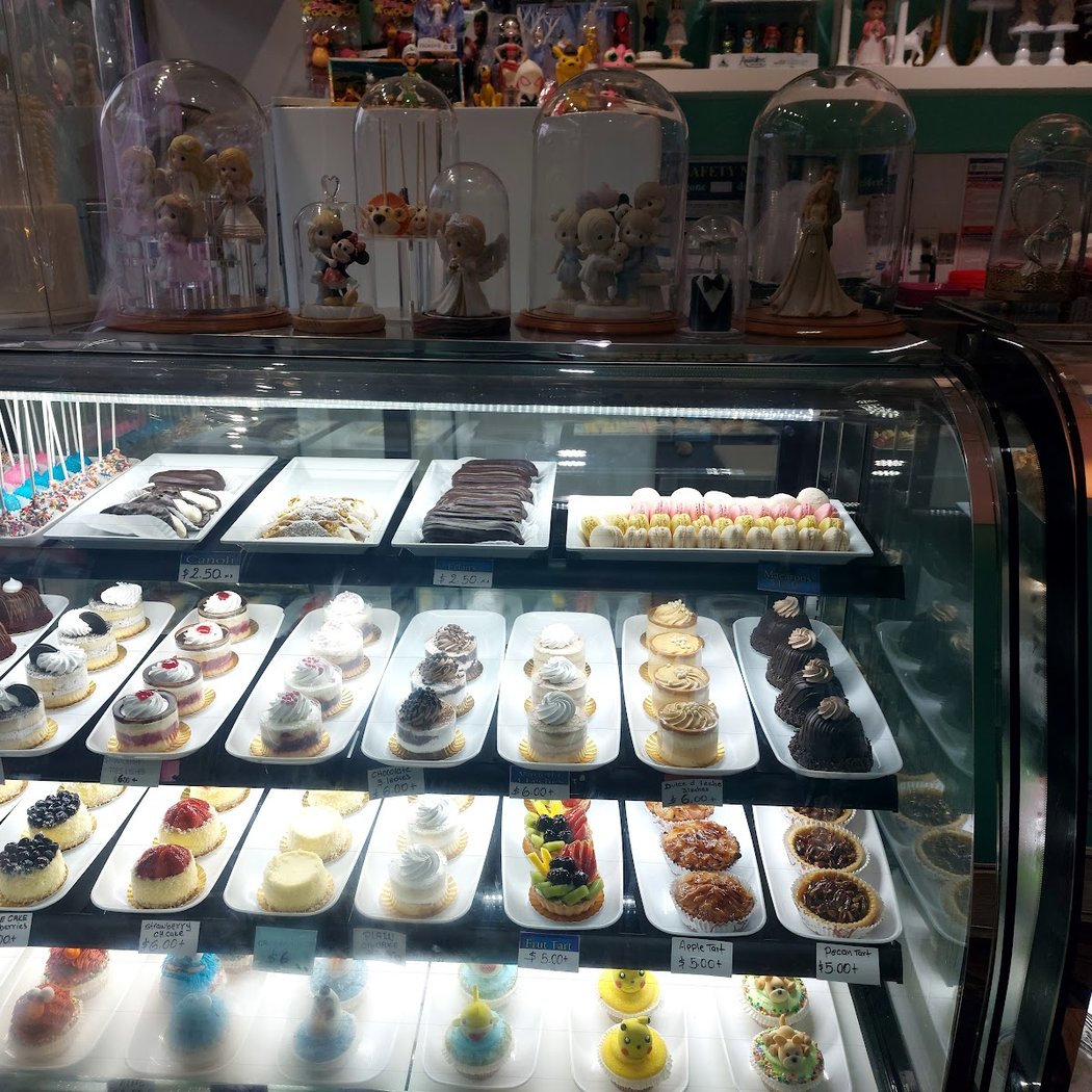 Sugar & Cake Fantasies Bakery 3