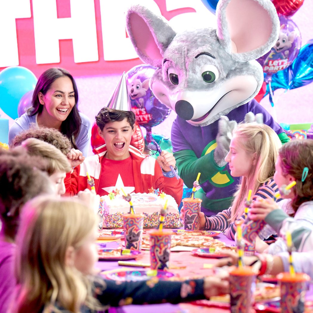 Chuck E. Cheese 1