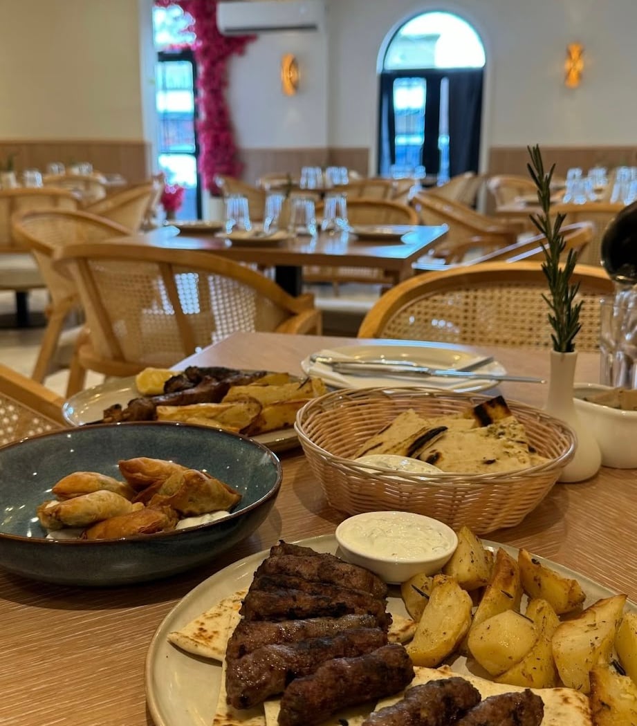 Ilios Taverna 3