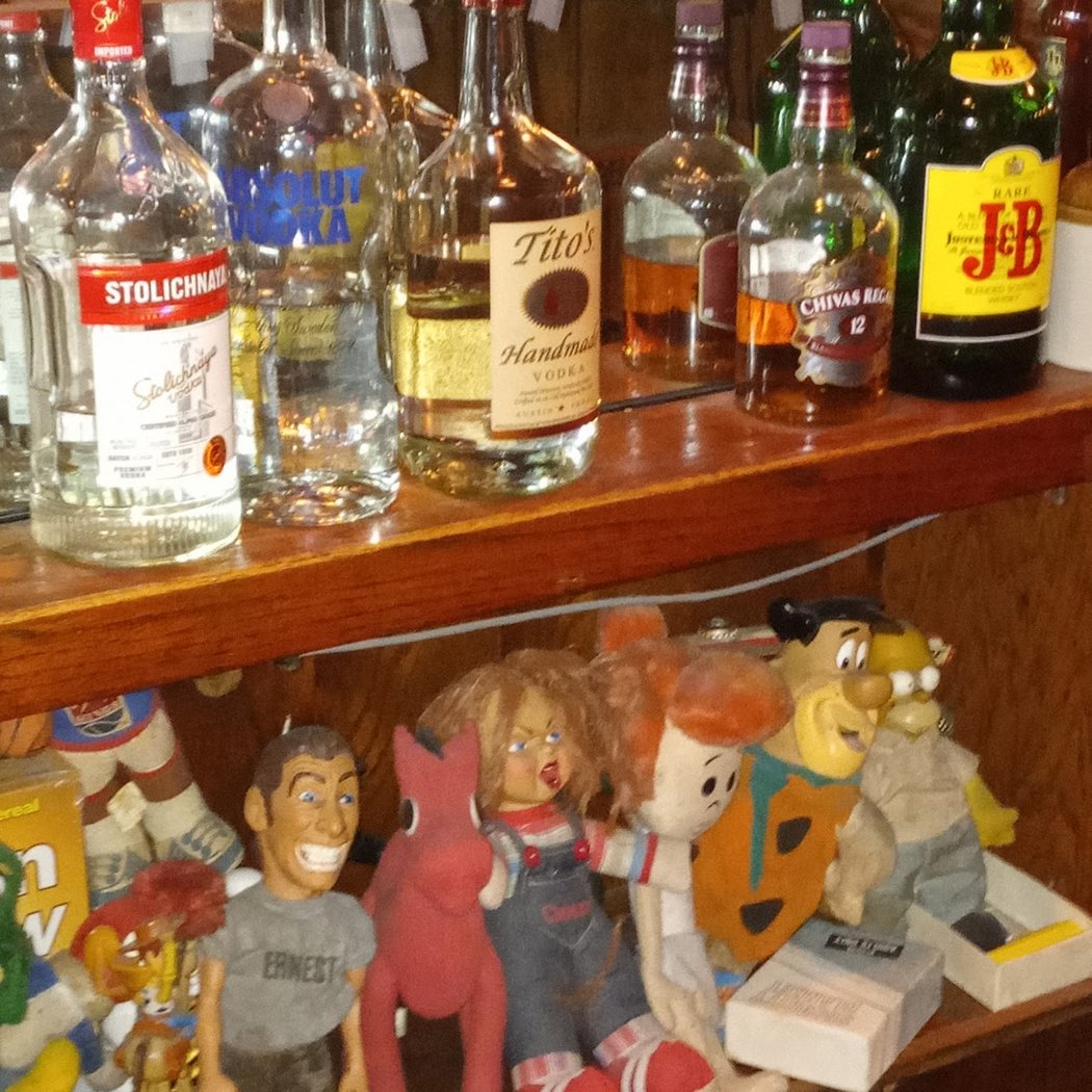 Characters Saloon 4