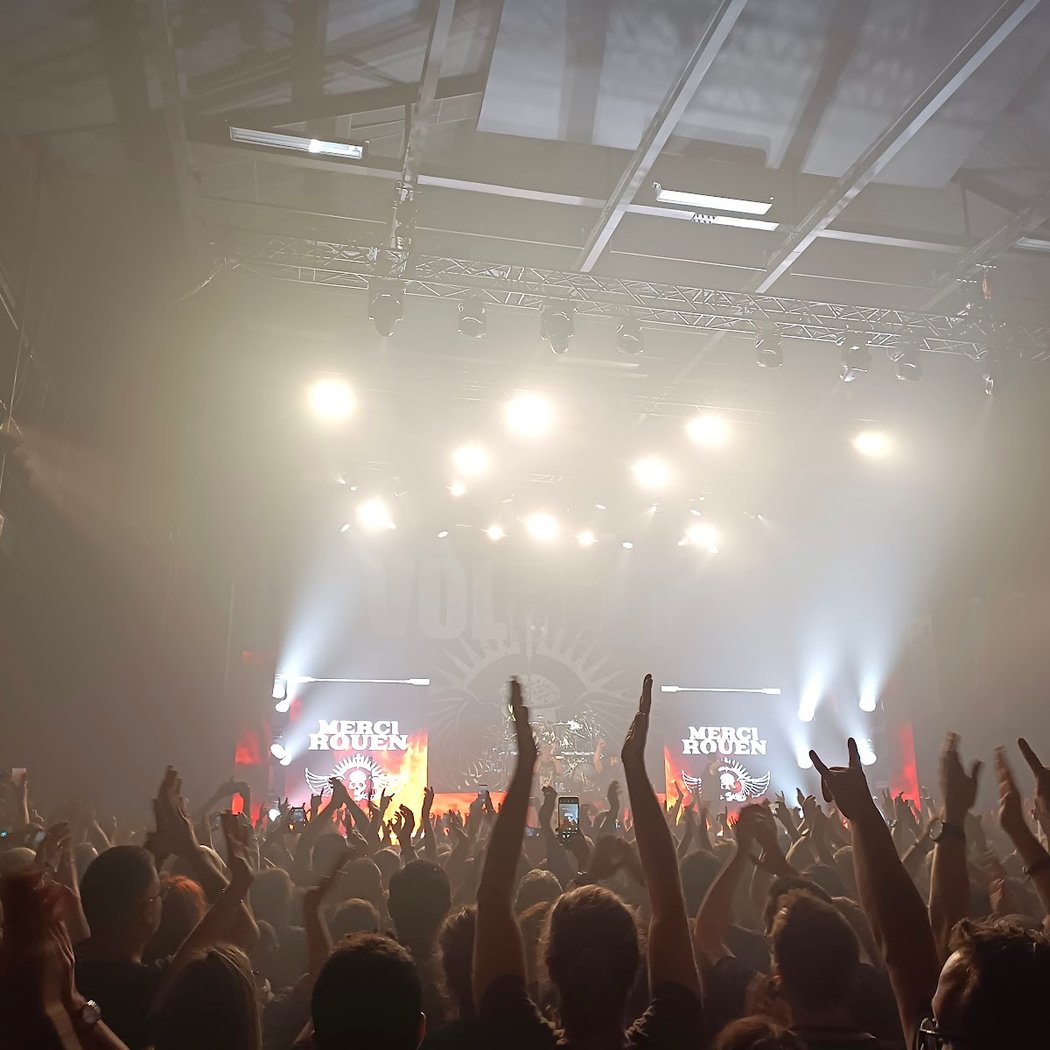 LAST TRAIN en concert 1