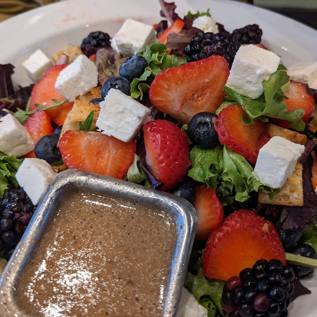 Luna's Kitchen & Bar 3